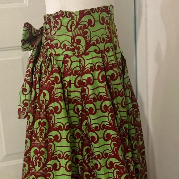 Ankara Fabric (from Nigeria) bought in LA, CA. Light green with deep red. Size M - Picture 8 of 10